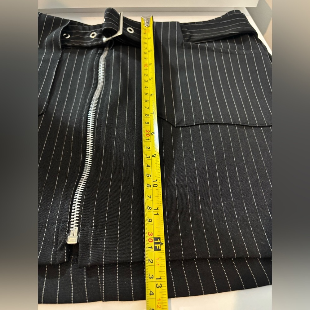 Taunt Juniors Size 3 Black Pin Striped Mini Skirt Buckle Zipper Front Y2K Casual - Picture 6 of 7
